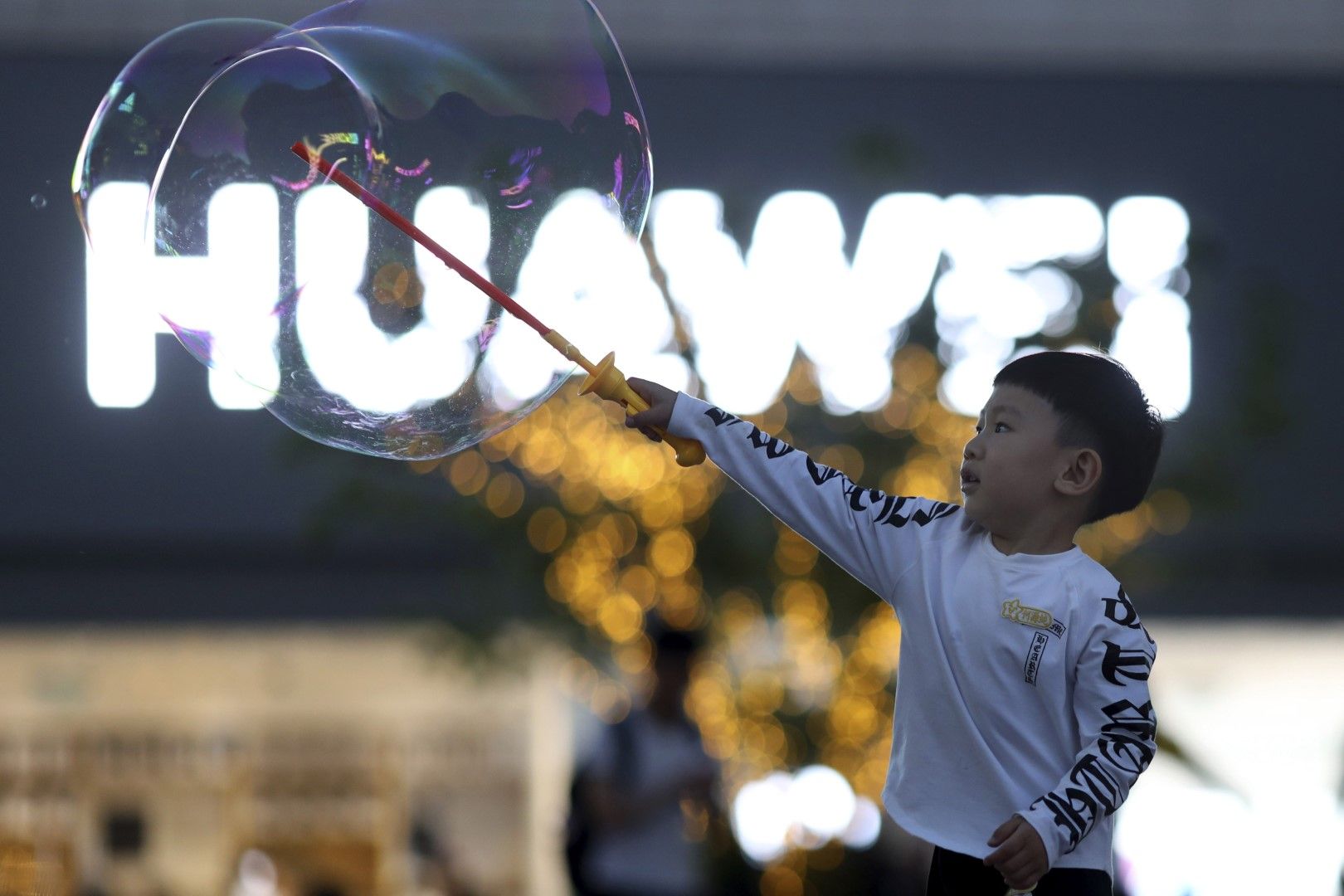 Хуауей (Huawei) е най-големият корпоративен вносител на молби за патенти вече трета година