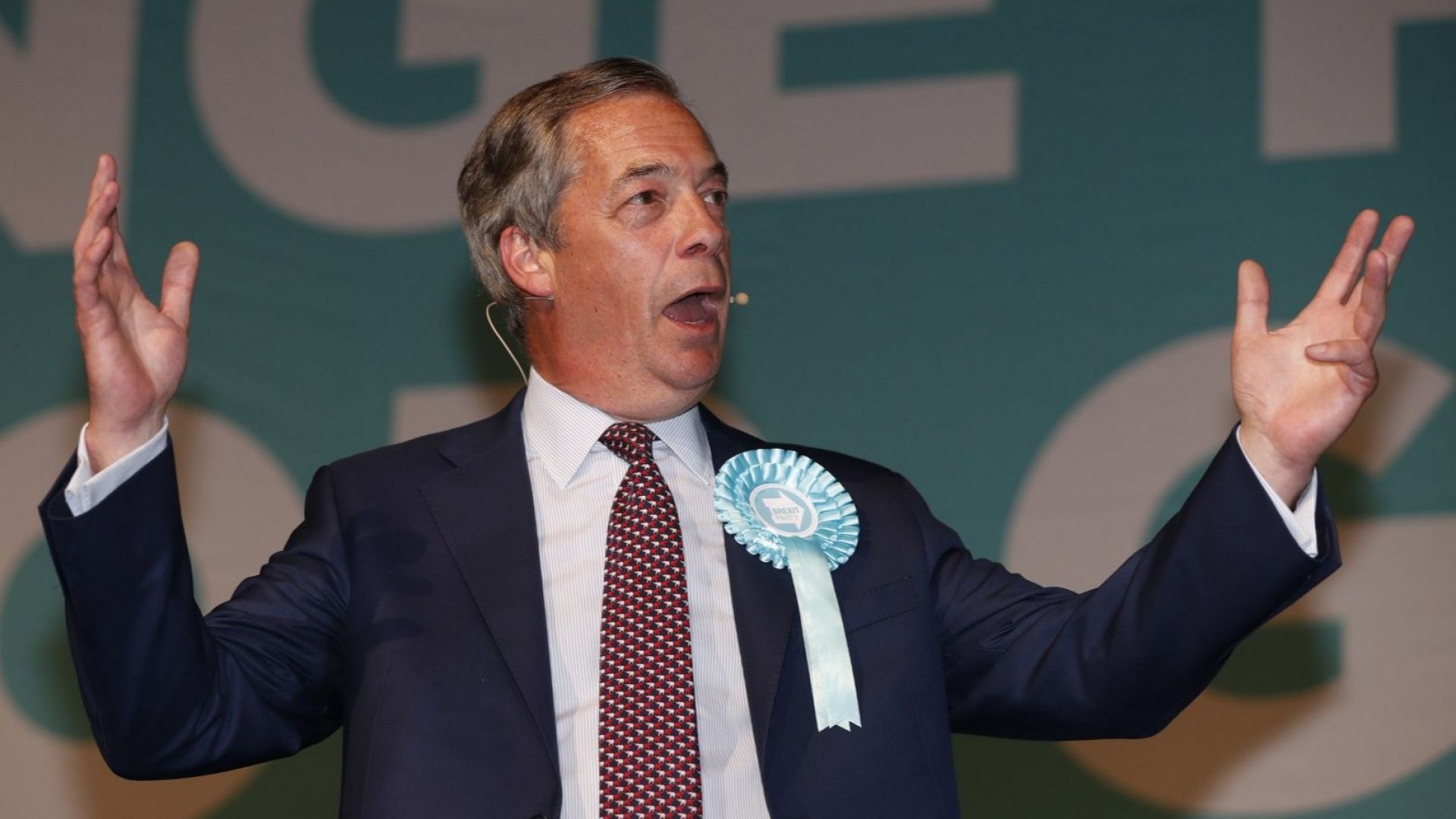 Европейският парламент започва разследване на британския евродепутат Найджъл Фараж заради