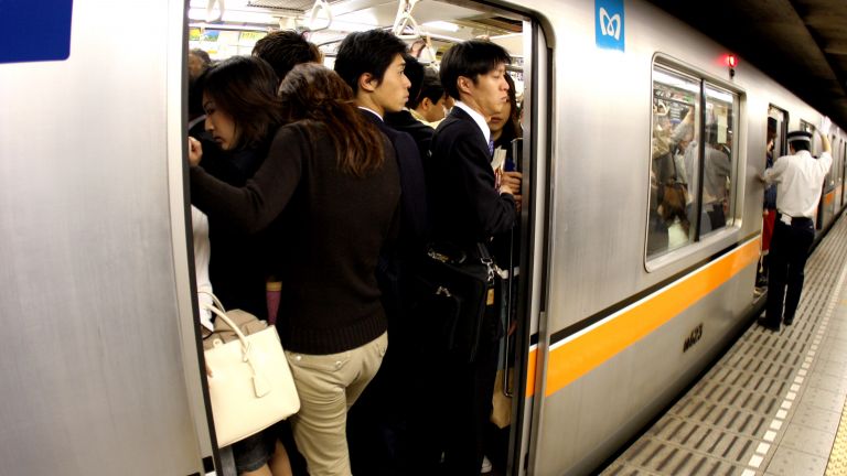 Приложение срещу опипване стана хит в Япония