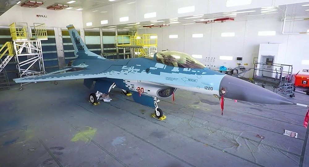 F-16 имитира Су-57