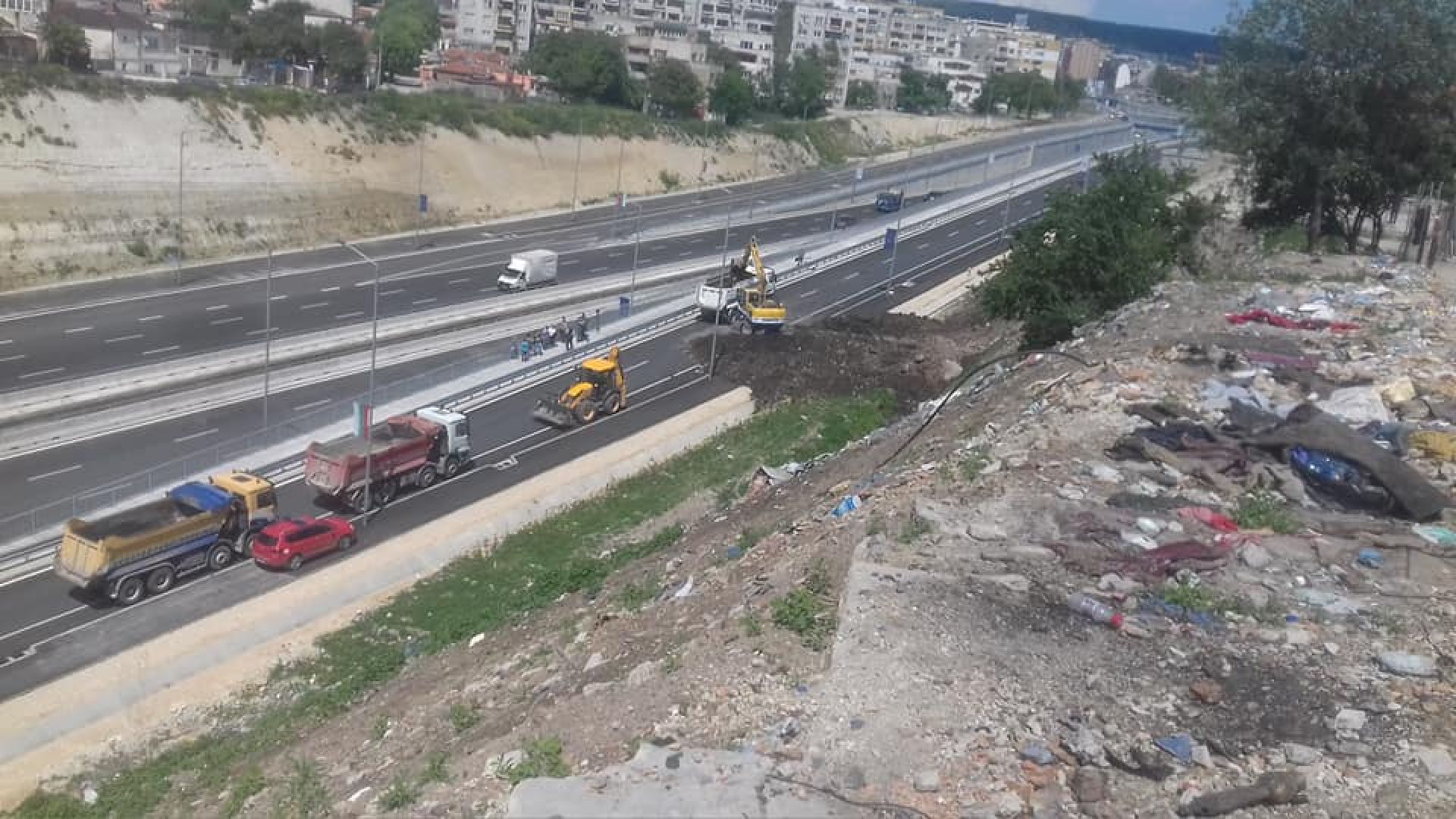 Земна маса се срути върху локално платно на новия варненски