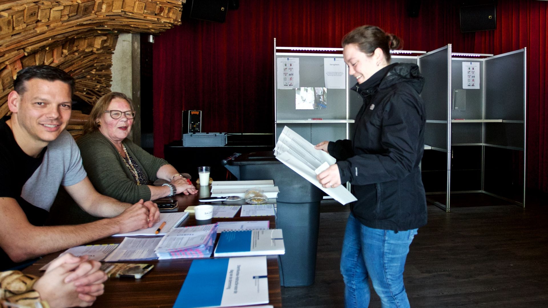 Холандската Партия на труда печели най-много гласове на изборите за