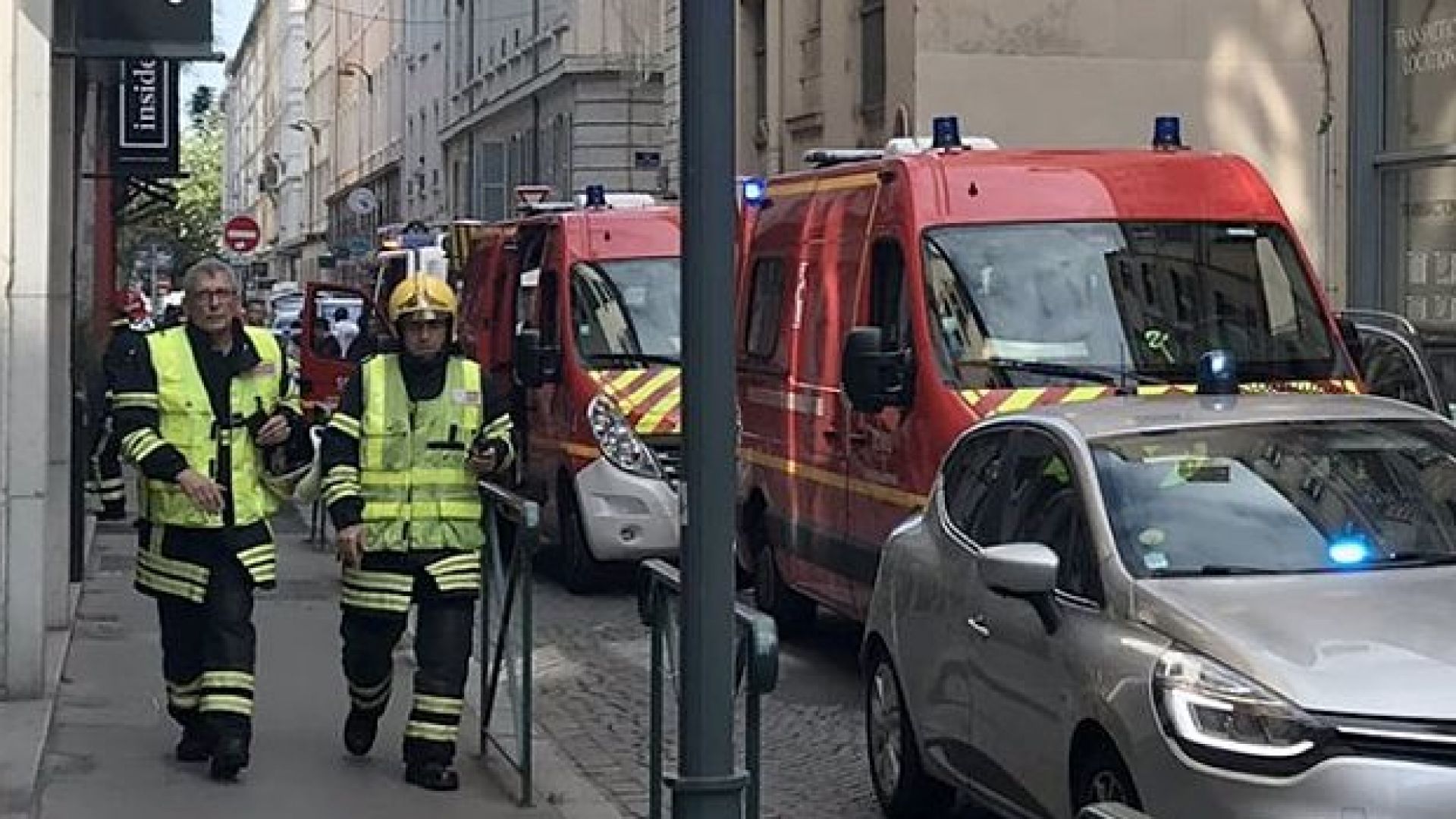 Взрив е избухнал на пешеходна улица в Лион съобщават световните