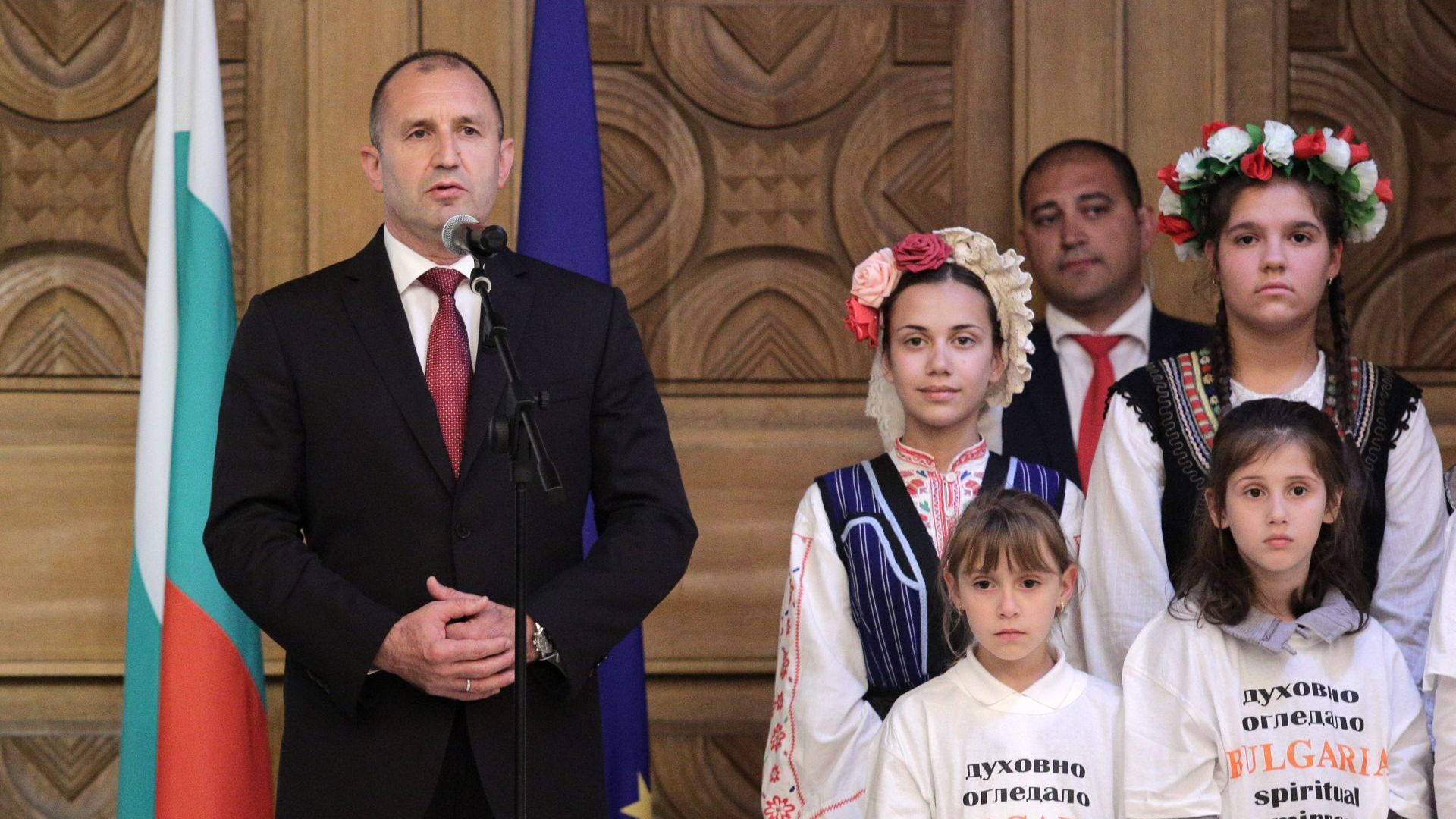 Искрено вярвам че истинските дворци на България са нейните училища