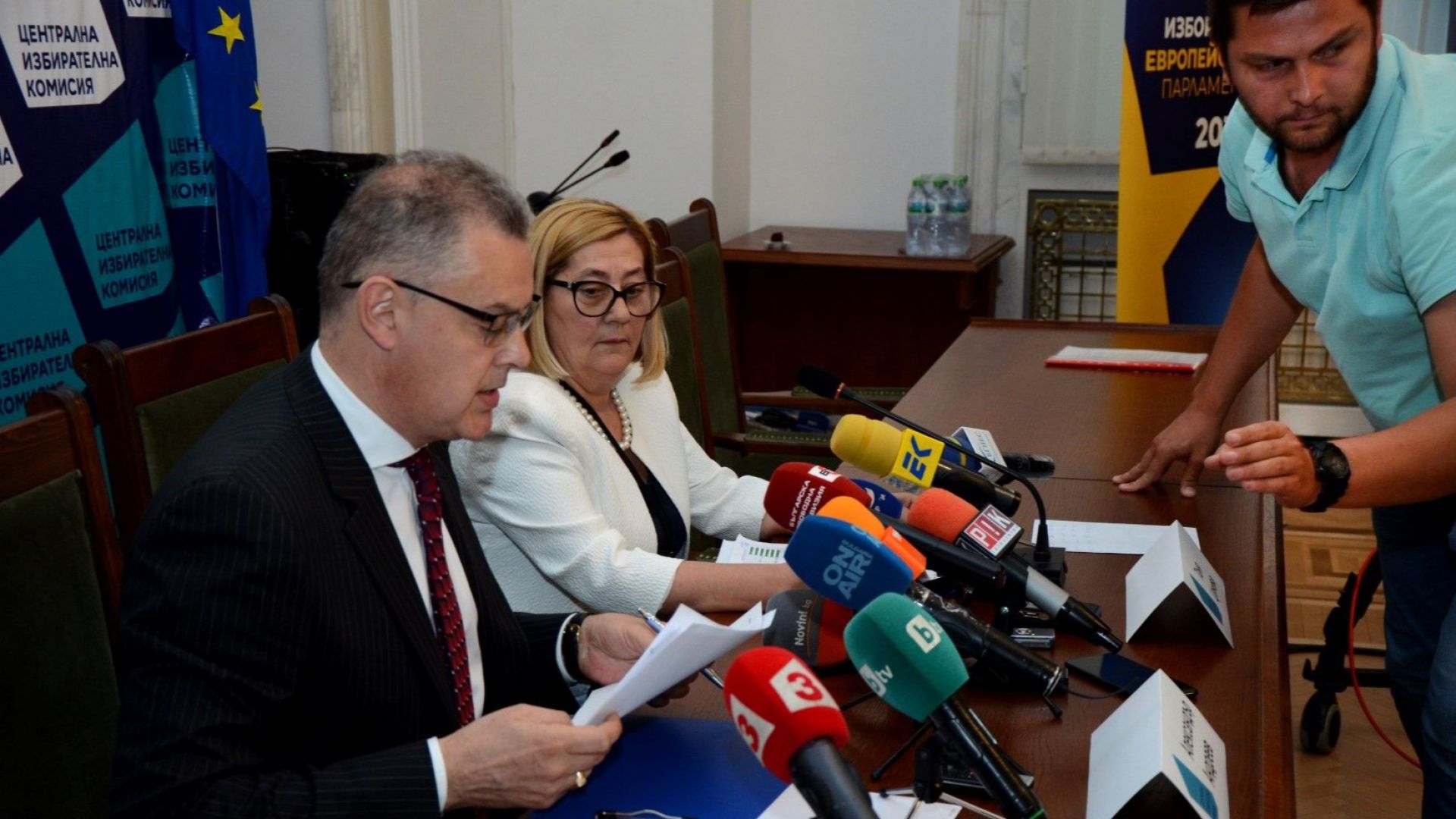 Централната избирателна комисия заседава Очаква се скоро да бъде обявен