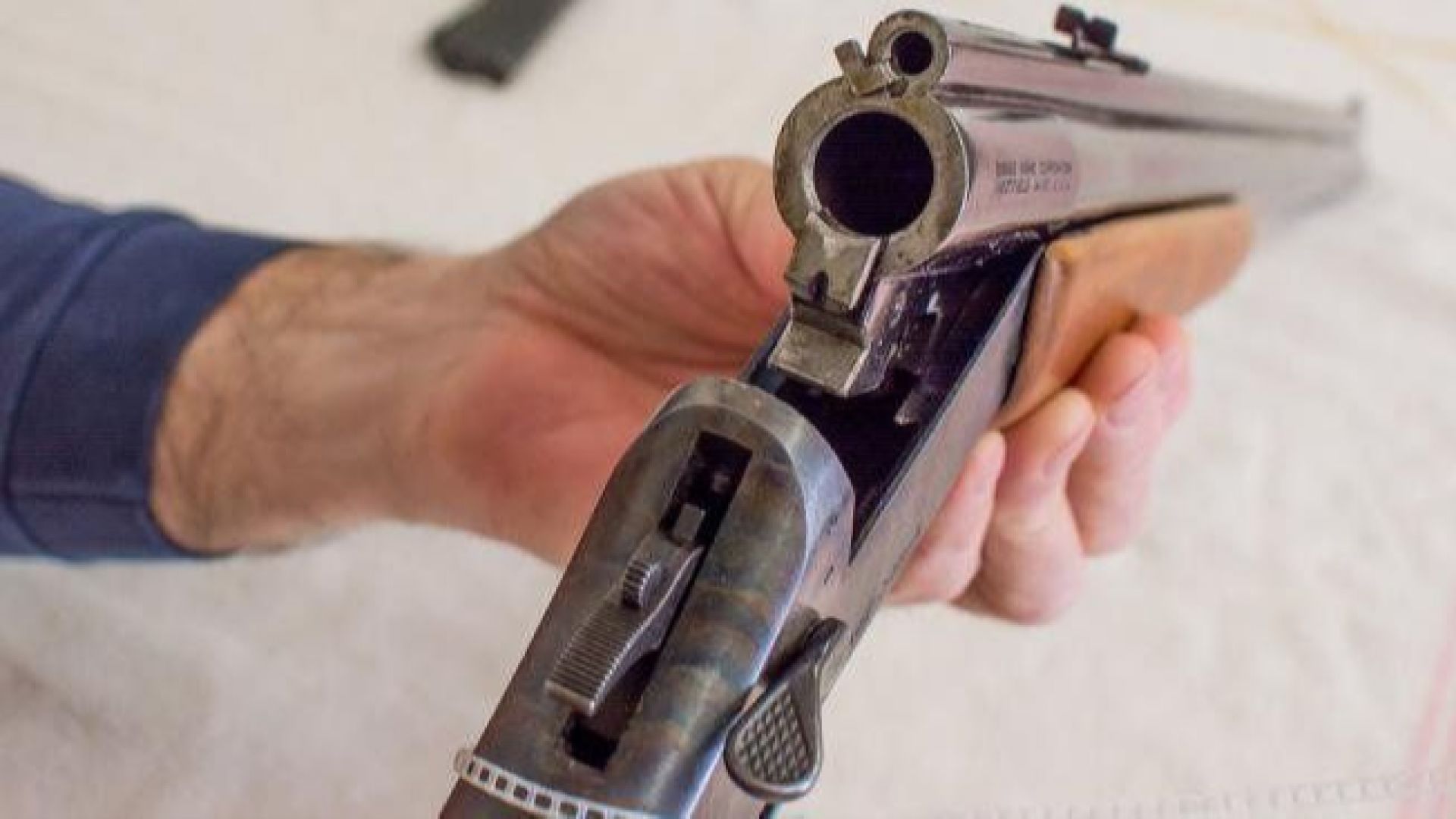 Около 8 ч сутринта днес в двора на къщата му