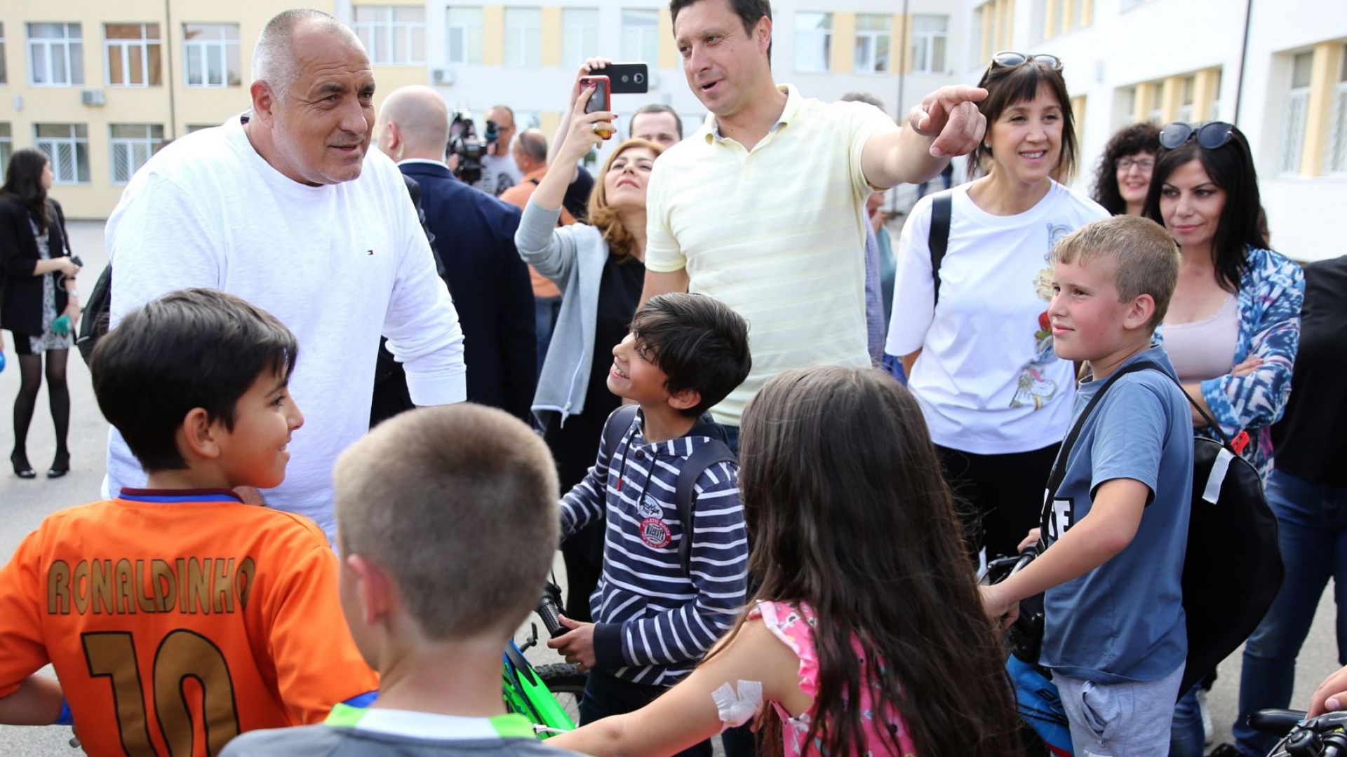 Усмихнатите спечелиха а начумерените загубиха евровота И не знам дали