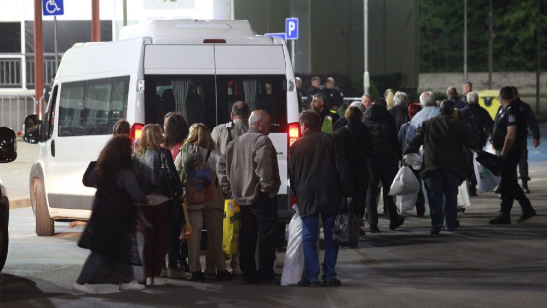 Все още продължава броенето и предаването на бюлетините в София