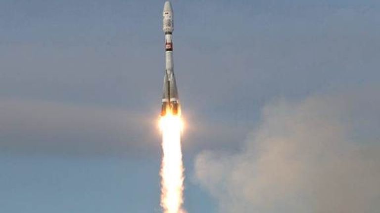 Мълния удари ракета "Союз" веднага след старта (видео)