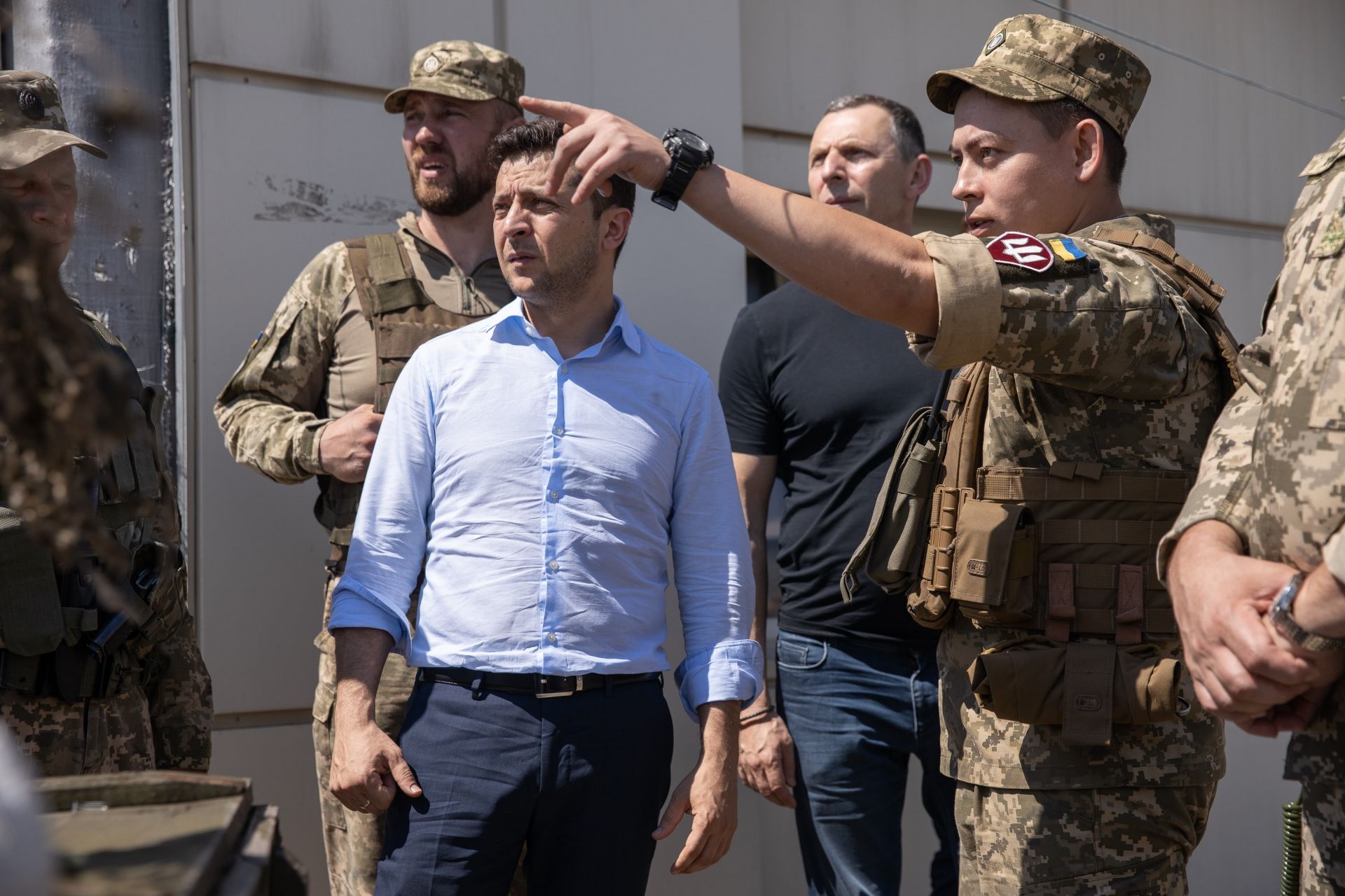 Неотдавна Володимир Зеленски посети военни позиции в Луганск