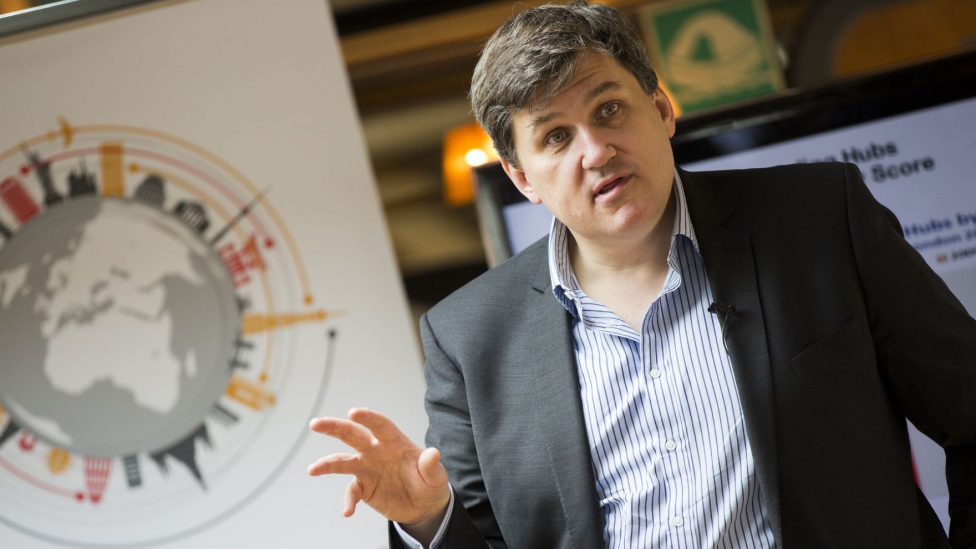 Британският държавен министър по въпросите на жилищното строителство Кит Молтхаус