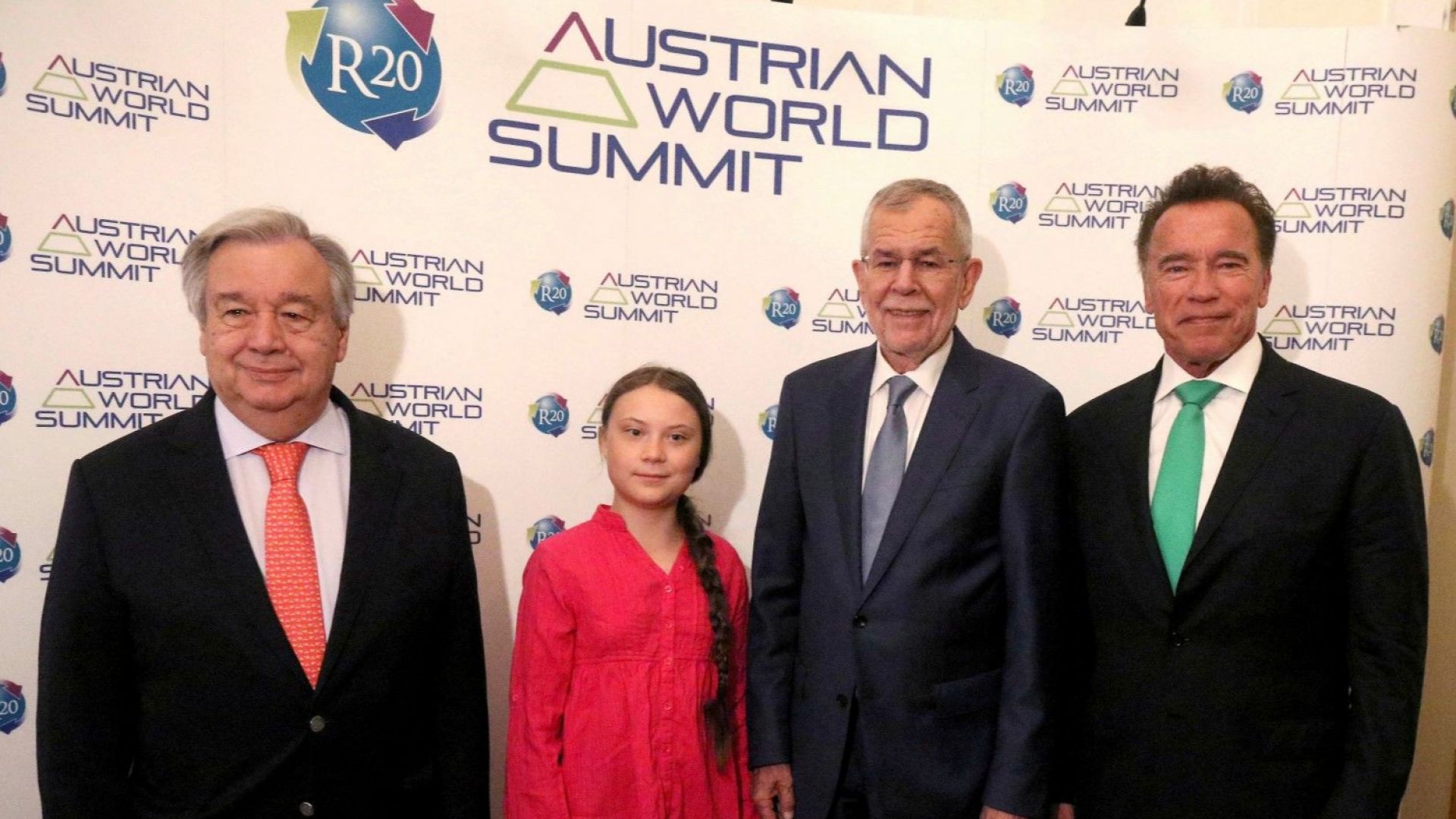 Световните лидери и компании трябва да бъдат честни за обхвата