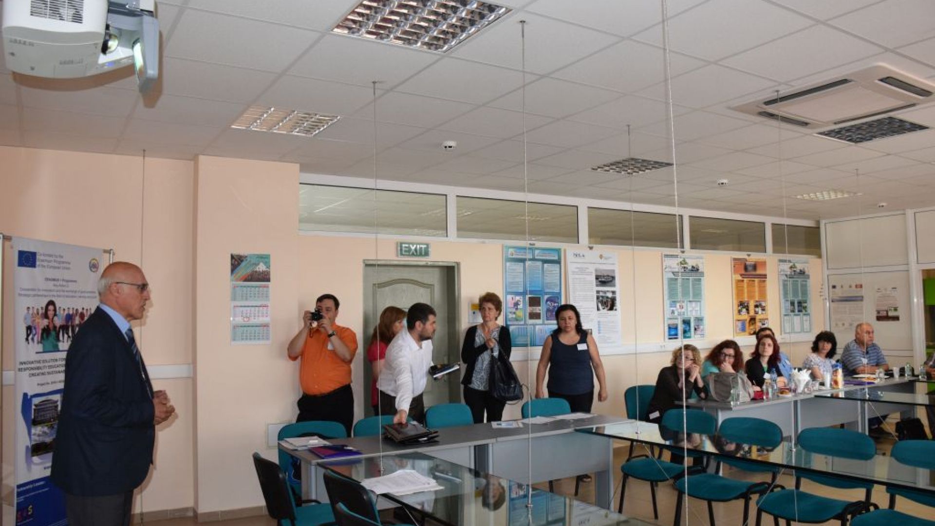 В Русе подготвят виртуални лаборатории за обучение в гимназиите съобщиха