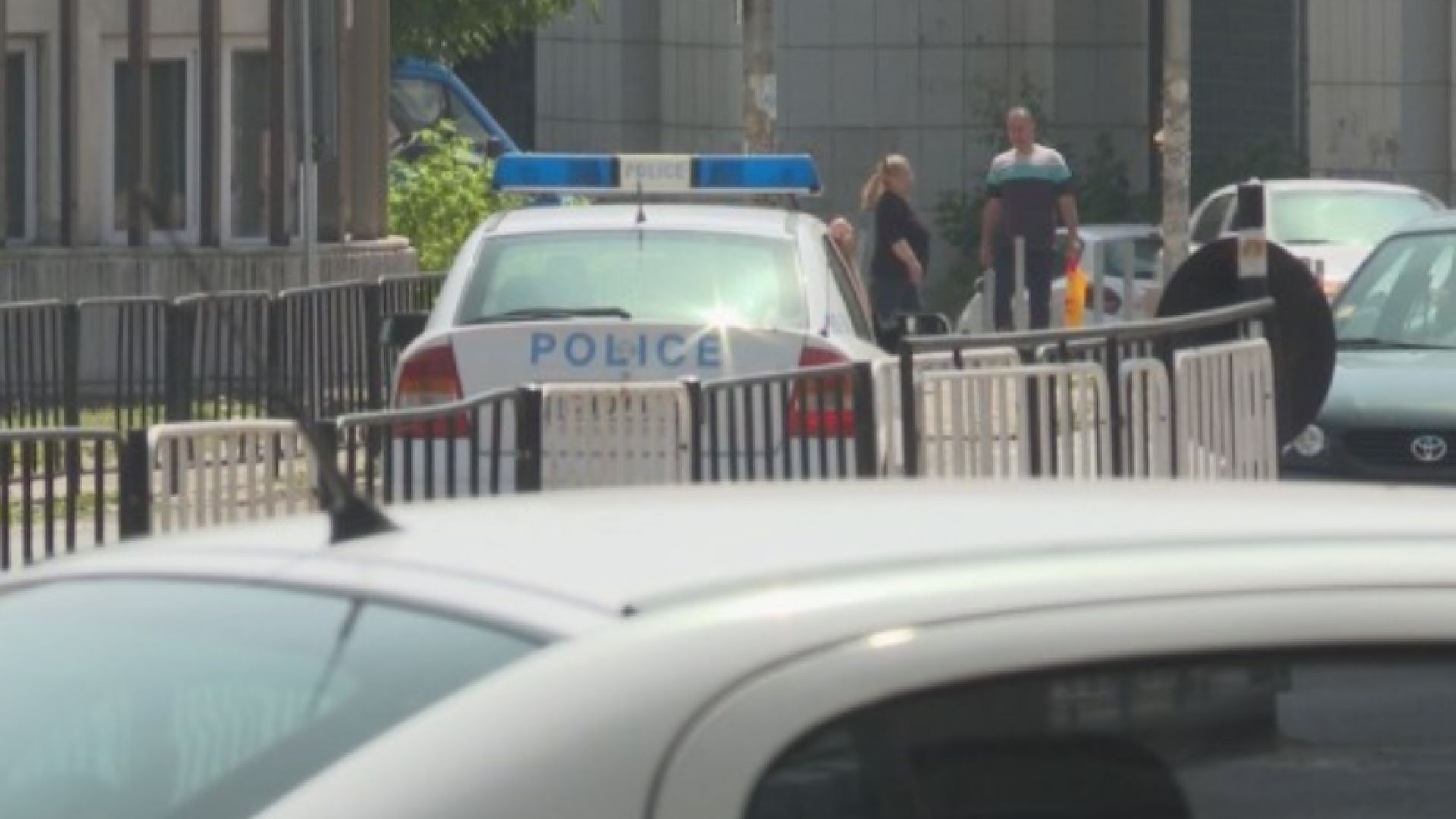 Четири патрулни автомобила на Областната дирекция на МВР в Сливен преследваха