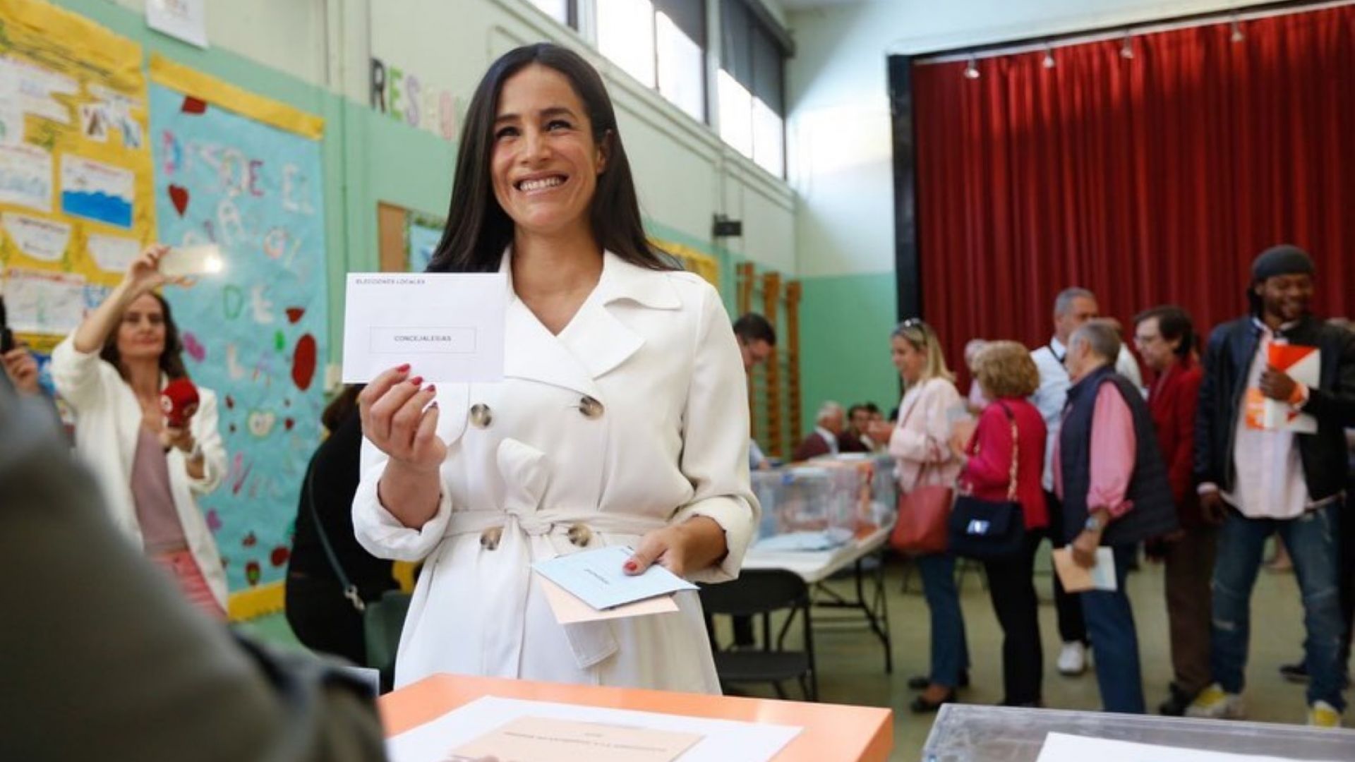 Двойничка на Меган е кандидат за кмет на Мадрид