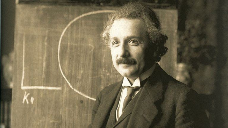 Чатбот отговаря на въпроси с гласа на Айнщайн