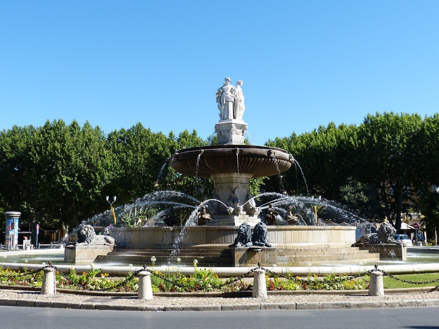 Екс-ан-Прованс е с най-красивите пазари и фонтани