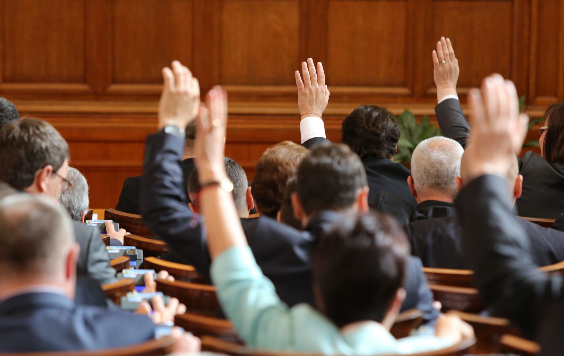 Депутатите гласуваха второ четене Закон за дейностите по предоставяне на услуги
