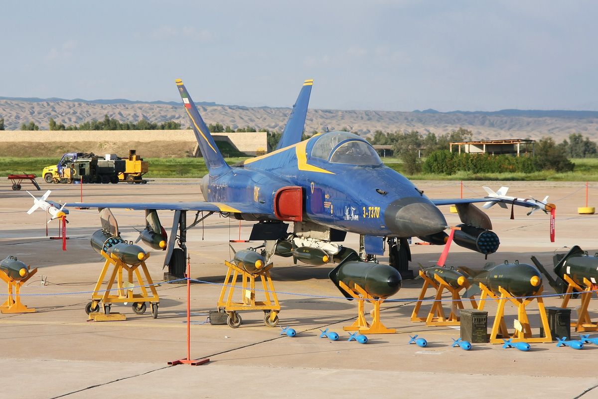 Иранското копие на F-5 - HESA Saeqeh