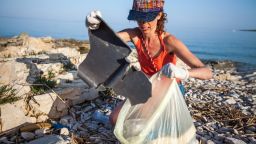 Малайзия връща 3000 тона пластмасови отпадъци на Запада (снимки)