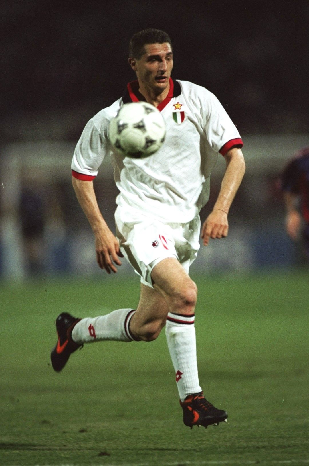 1994 г., Атина. Даниеле Масаро развинти Барса с два гола, а Милан изнесе урок по футбол на каталунците.