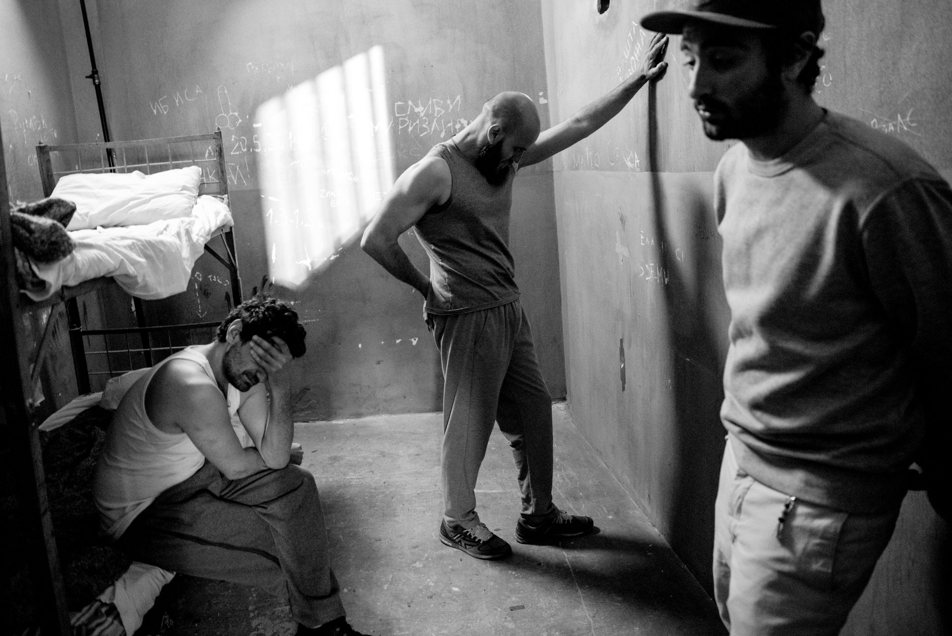 Димитрис Георгиев (вдясно) снима и "Заедно без теб" - филм по бягството на двамата затворници Владимир Пелов и Радослав Колев от Софийския централен затвор 