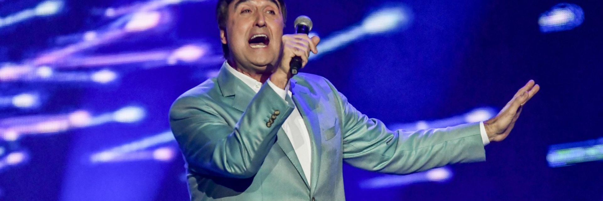 Веселин Маринов отново пее за МВР 