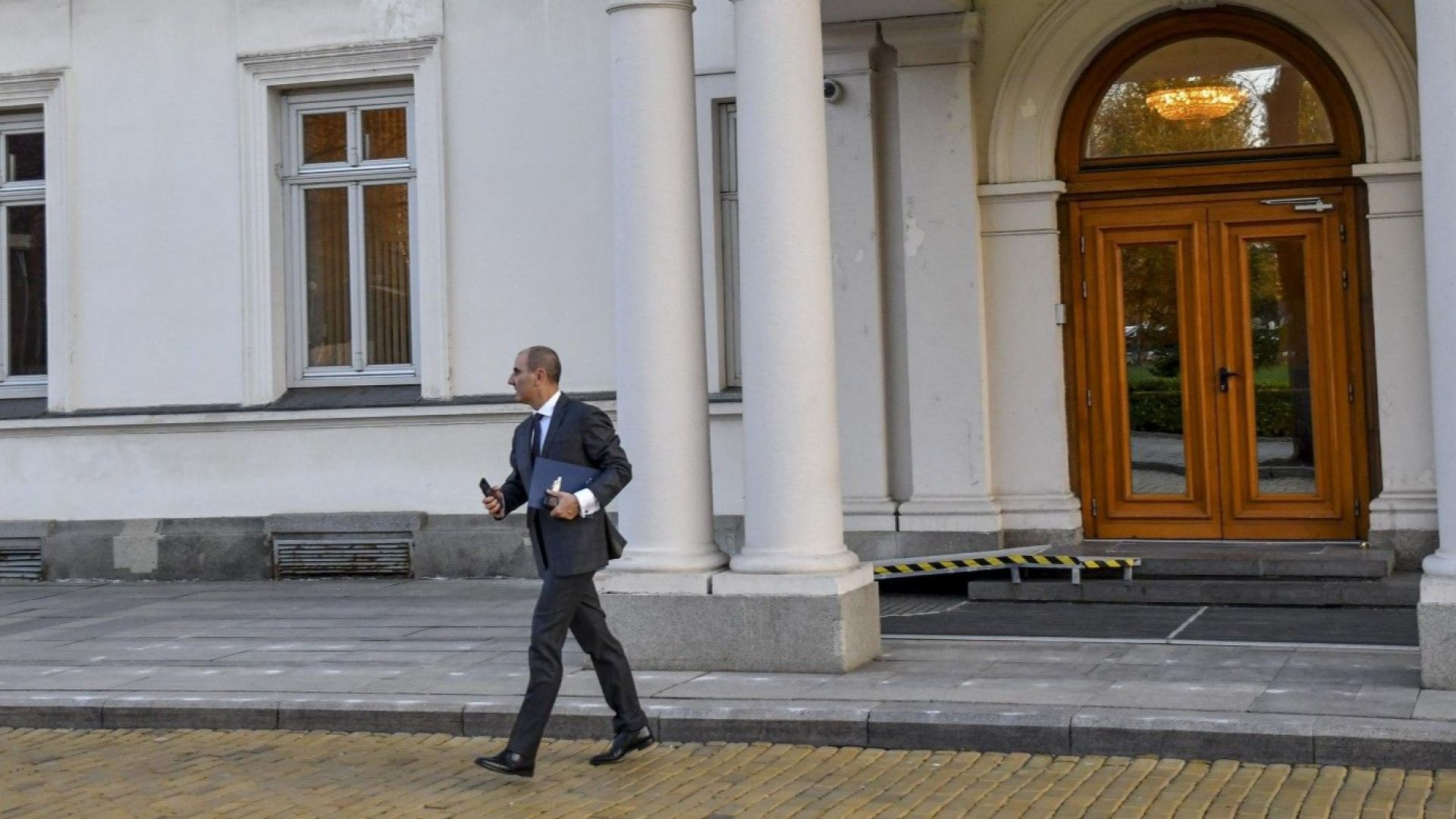 Аз ще оставя без коментар думите на премиера Решението което