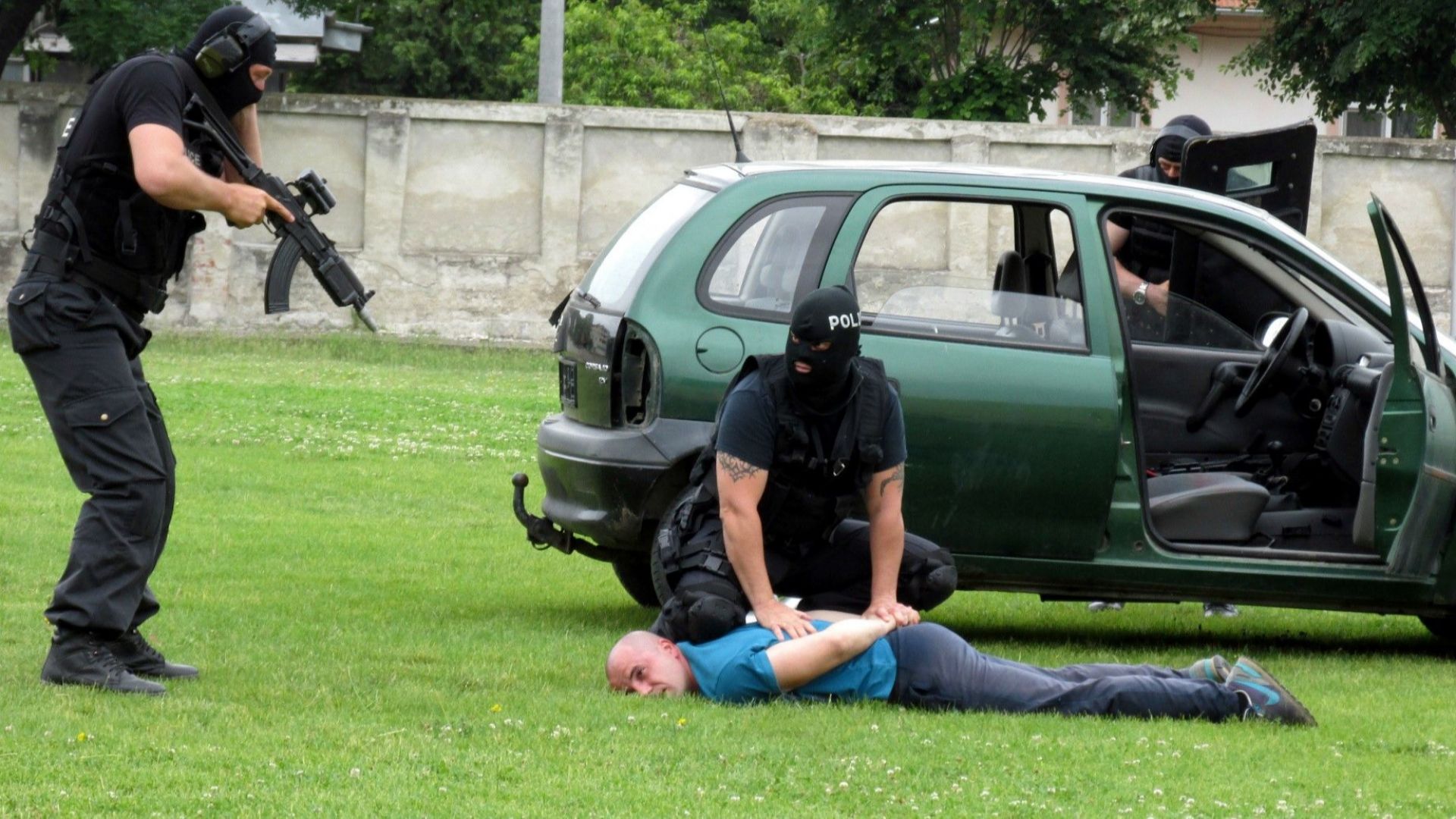 Демонстрацията по залавяне на престъпник категорично не е подходяща за