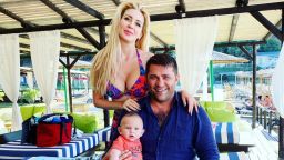 Антония и Ивайло заведоха сина си на Златни пясъци за 1 юни