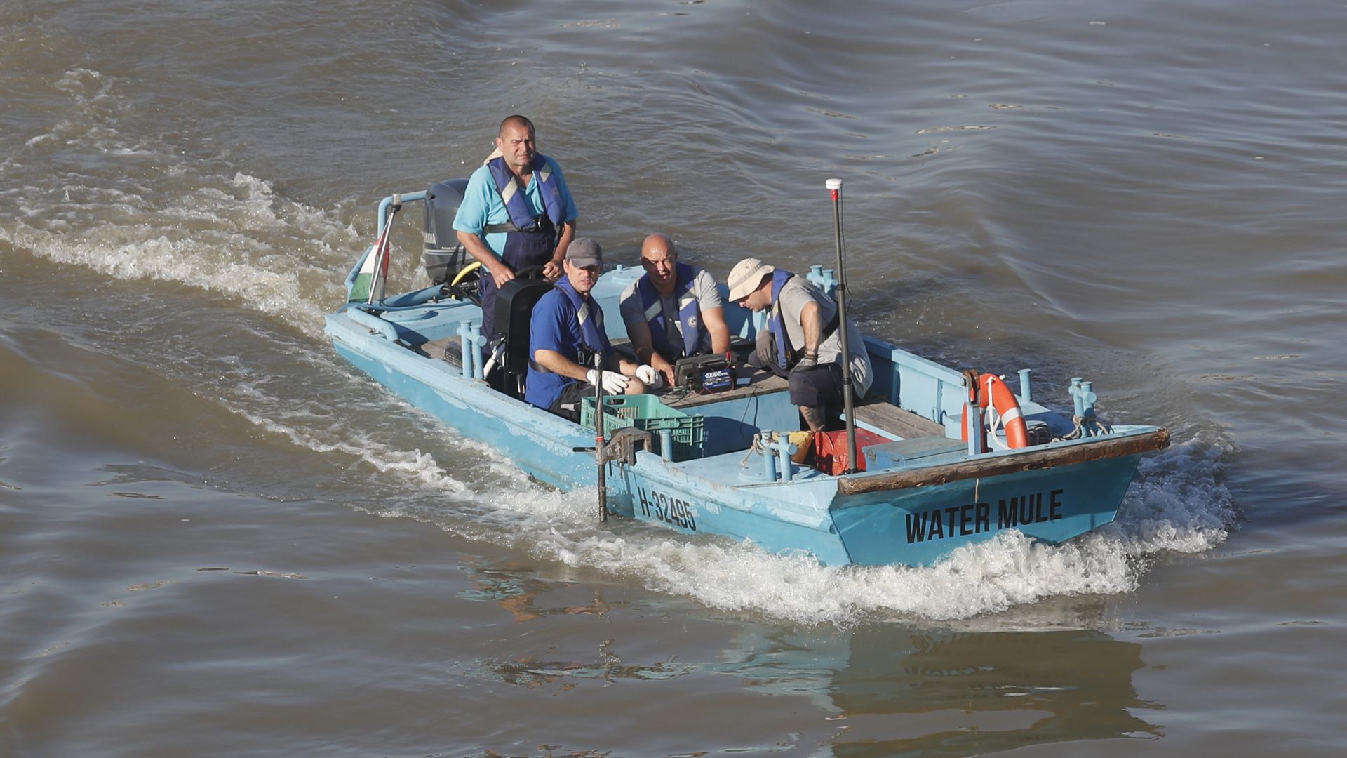 Унгарските власти извадиха едно тяло от водите на Дунава на