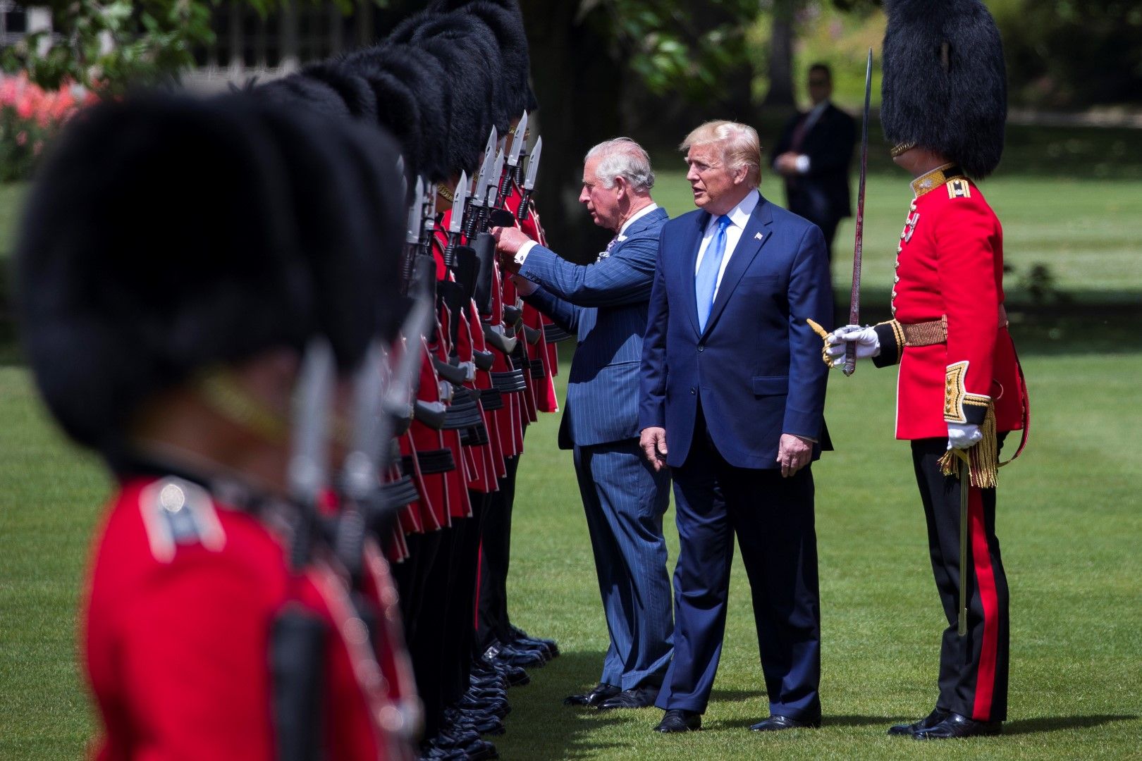 Неотдавна президентът на САЩ се срещна с принца при посещението си във Великобритания