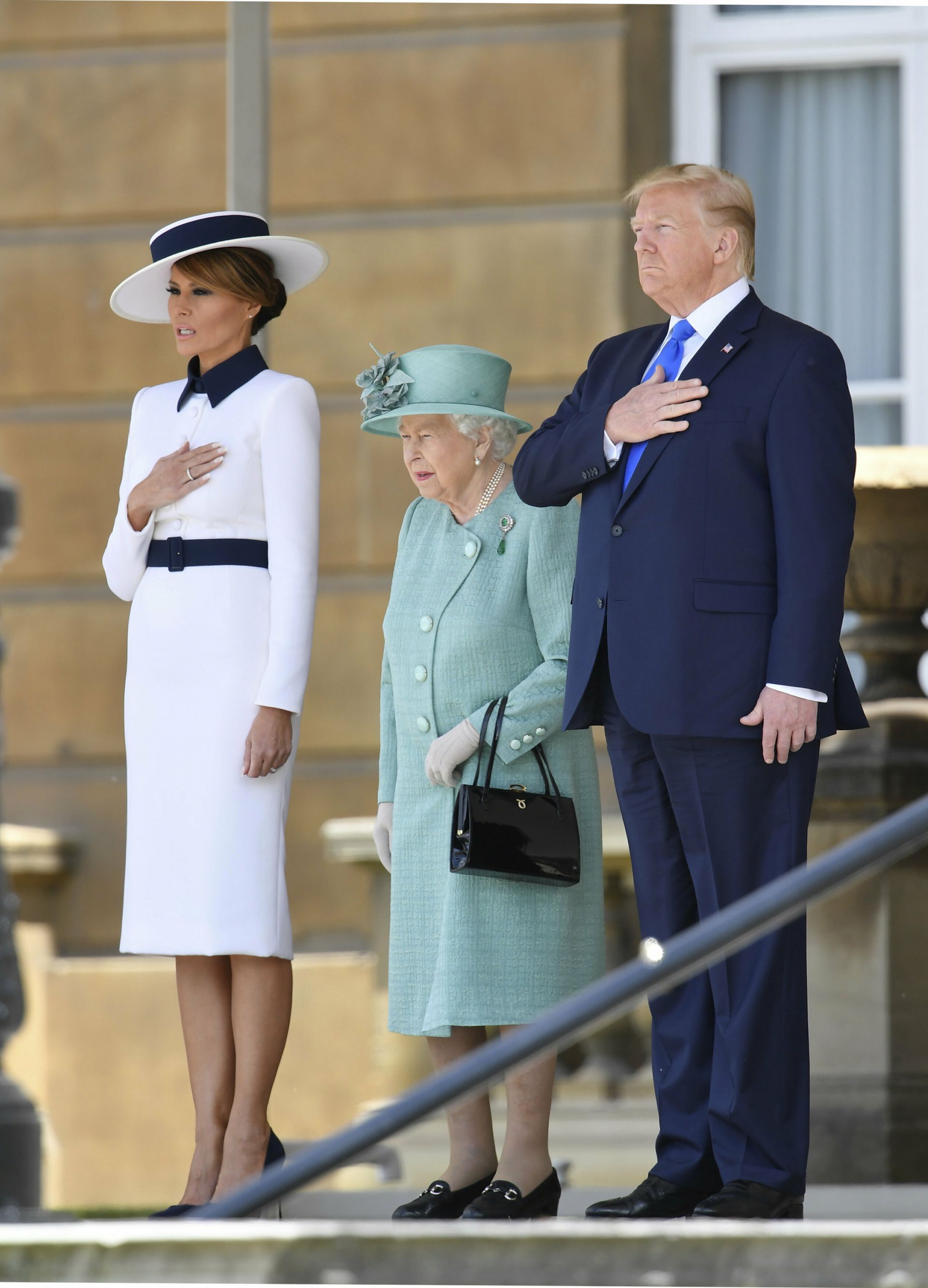 Мелания Тръмп, кралица Елизабет Втора и Доналд ТръмпЦеремония по посрещането