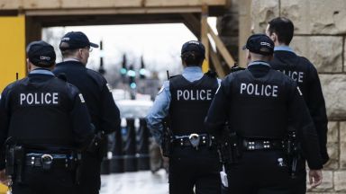 Американски полицаи застреляха вчера в Холивуд мъж с бронежилетка който