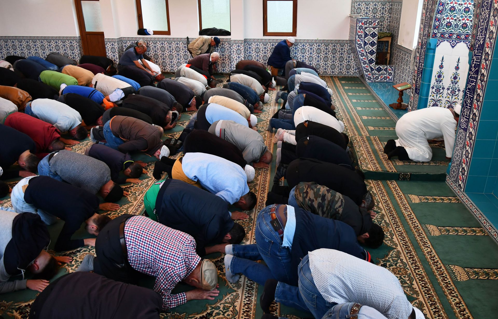 Отмениха общите молитви в джамиите у нас
