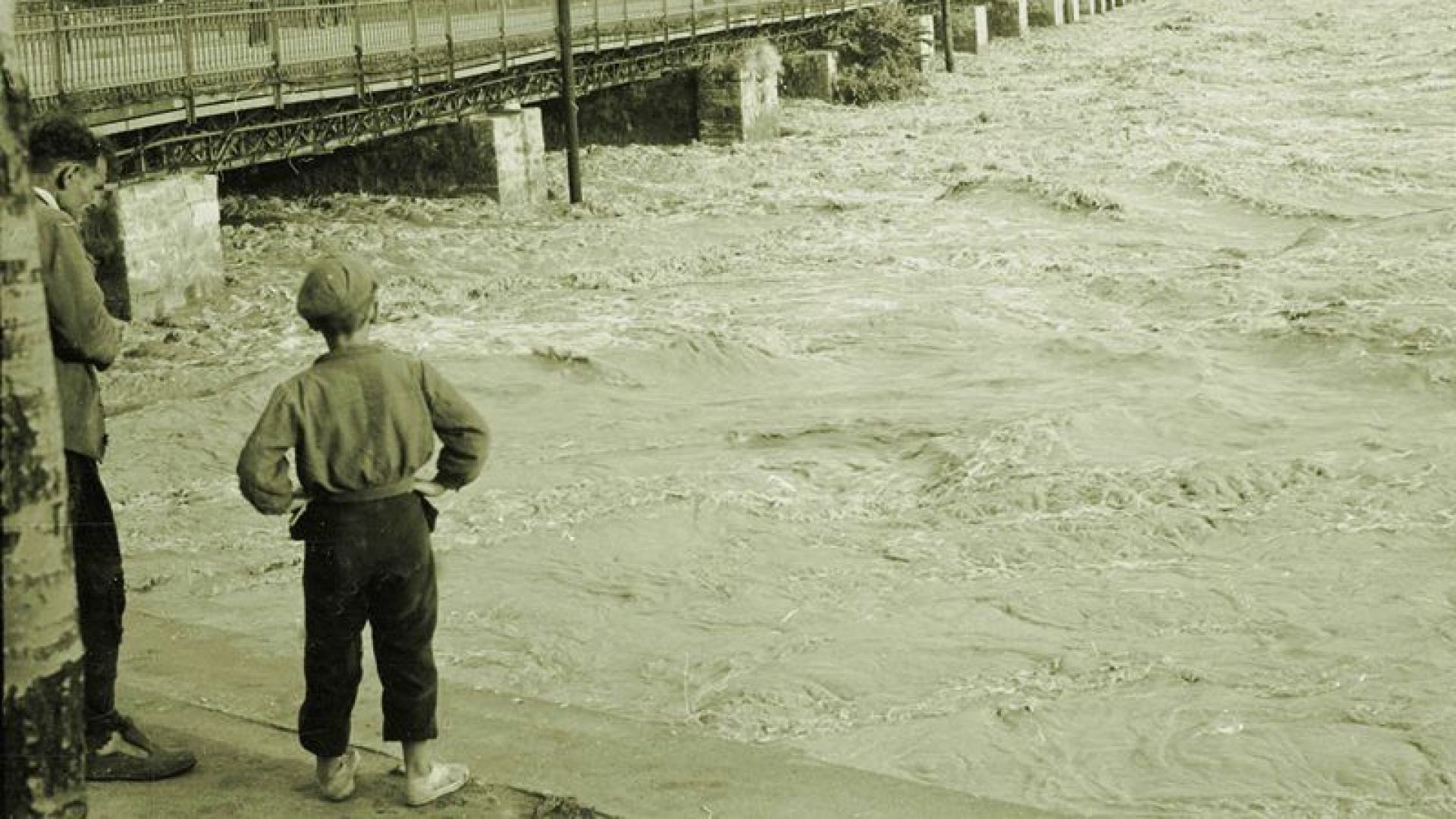 Трети ден Пловдив се отводнява след поройните дъждове които заляха
