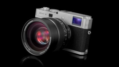 В Русия вече продават обновения фотоапарат "Зенит"