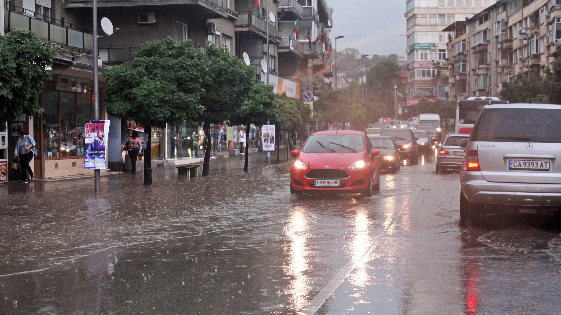 Язовир преля и наводни провадийското село Тутраканци Девет къщи в