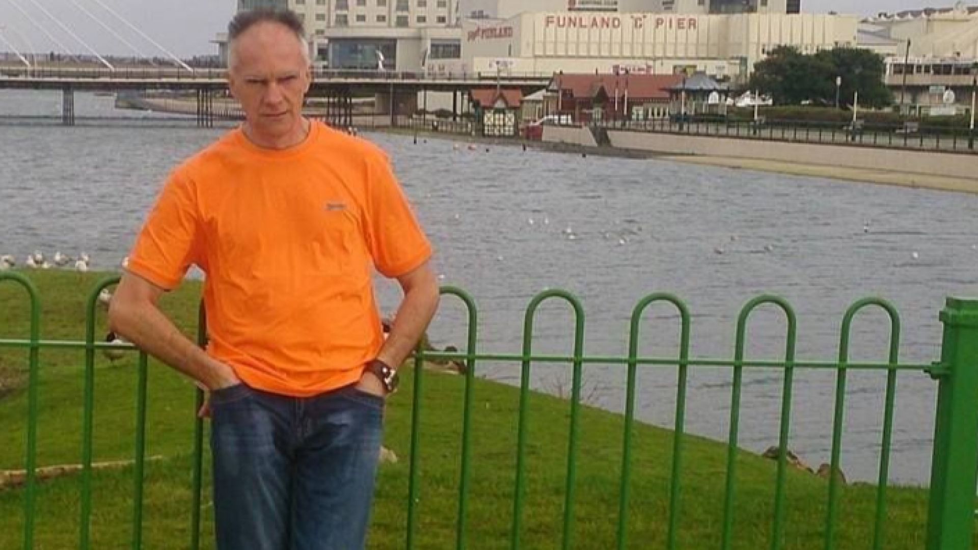 Британските власти отправят молба към всеки който разполага с повече