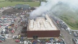 Голям пожар избухна в производствено хале в "Кремиковци"