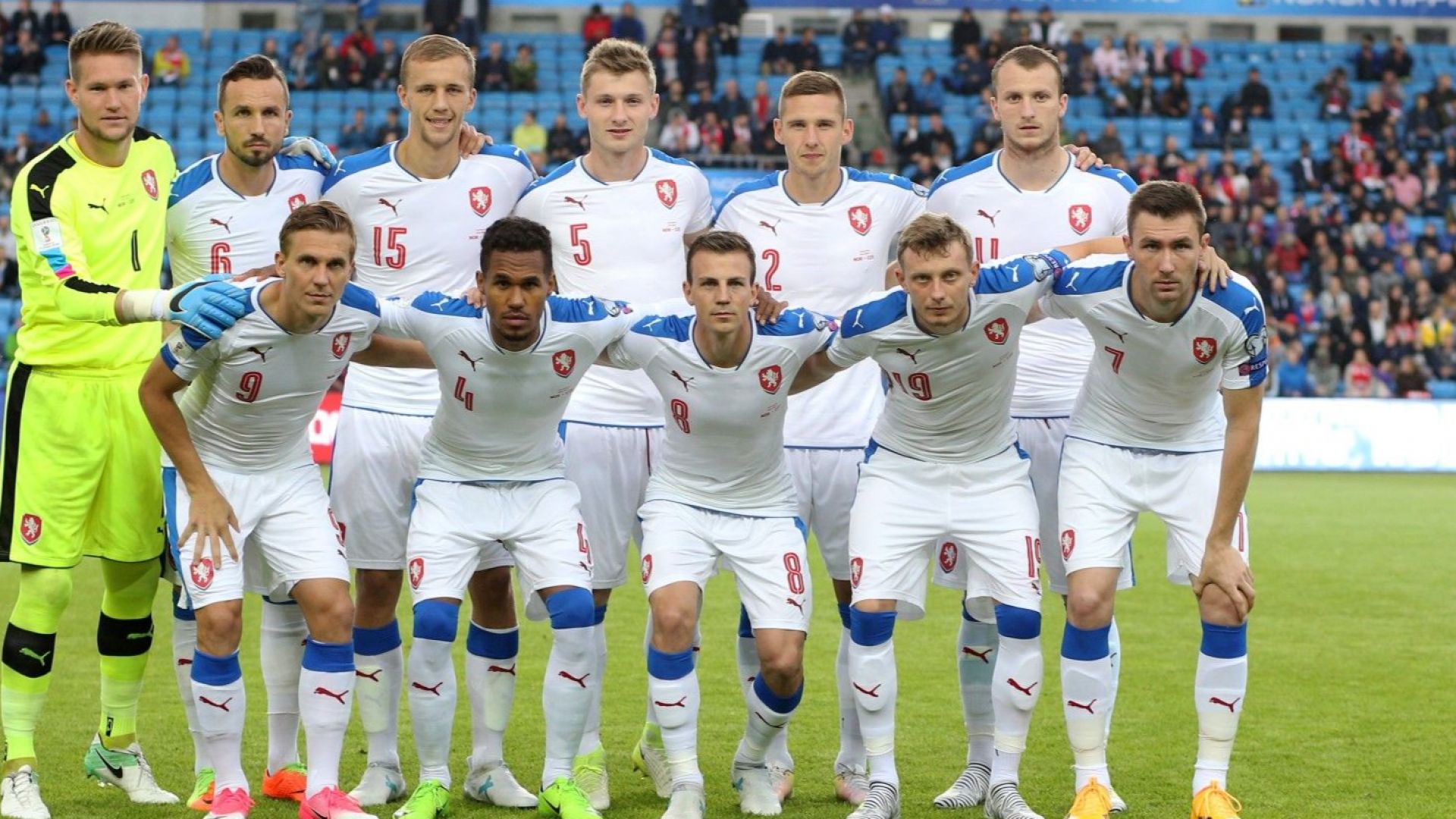 Кошмарна и шест пъти по-скъпа Чехия се изправя срещу България