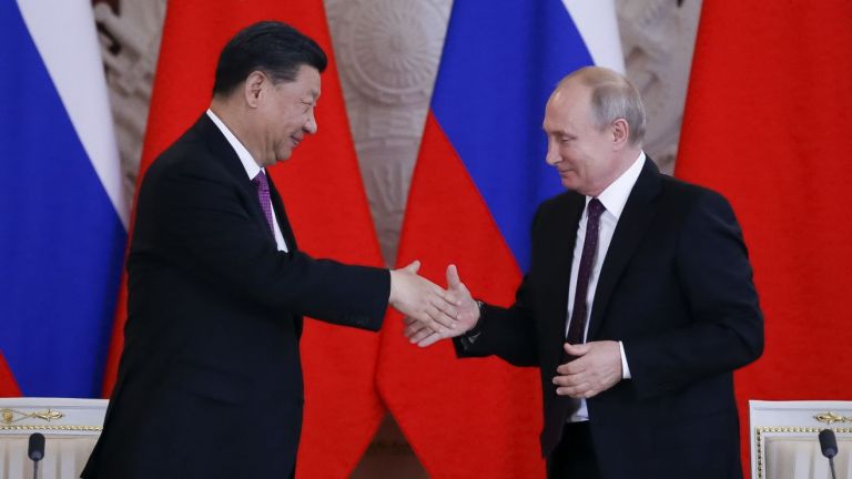 Китайският президент Си Дзинпин проведе телефонен разговор с руския си