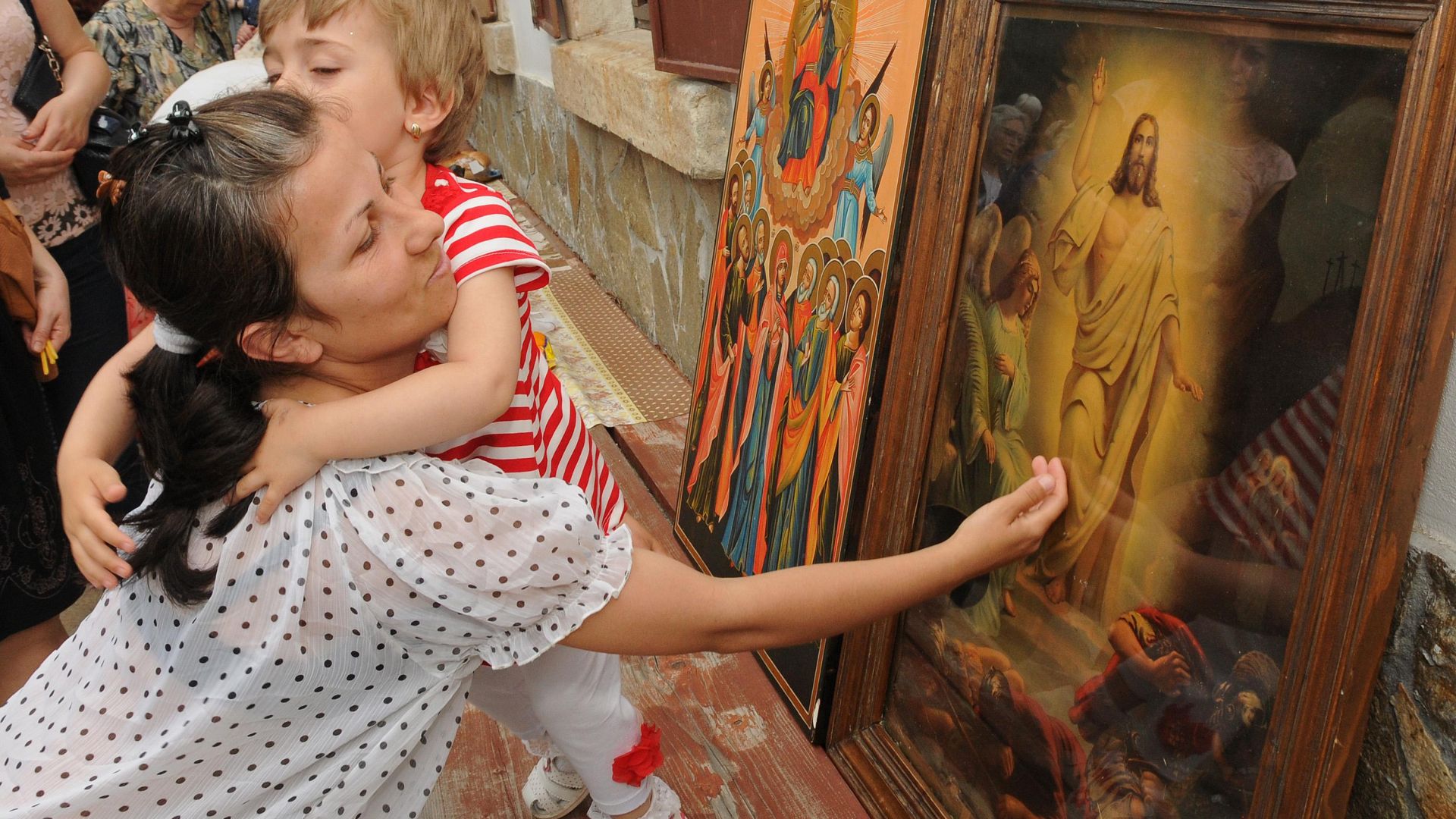 Българската православна църква почита днес църковния празник Възнесение Господне наричан