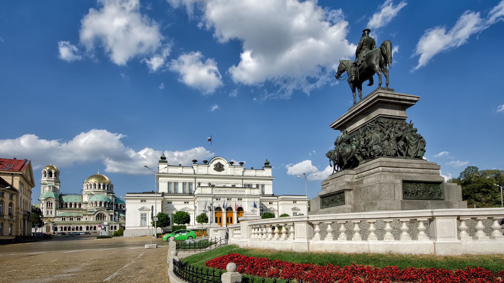 20 машини в София ще насочват туристите към любопитни дестаниции