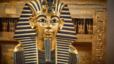За първи път започна реставрация на ковчега на Тутанкамон