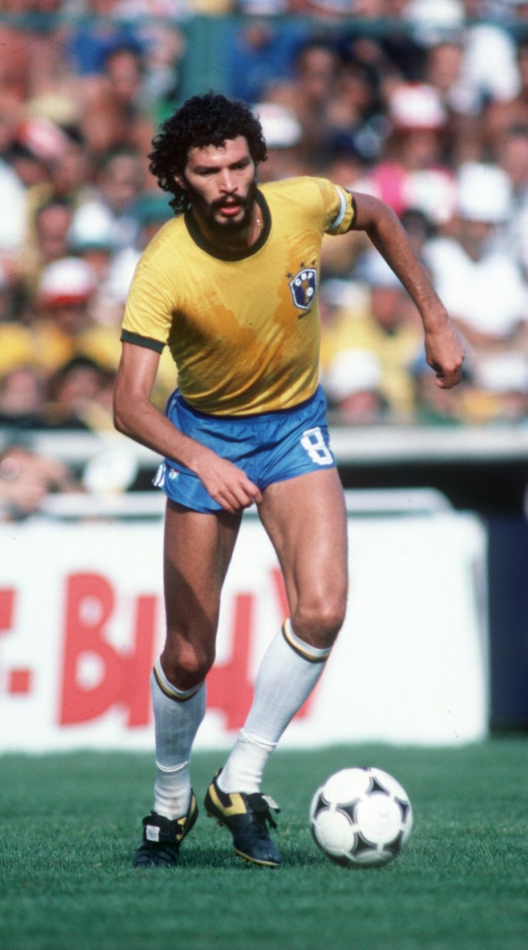 Сократес, Бразилия - и него вече го няма, отиде си на 57 години през 2011-а. Символът на великия отбор от 1982 г., с който селесао плени света