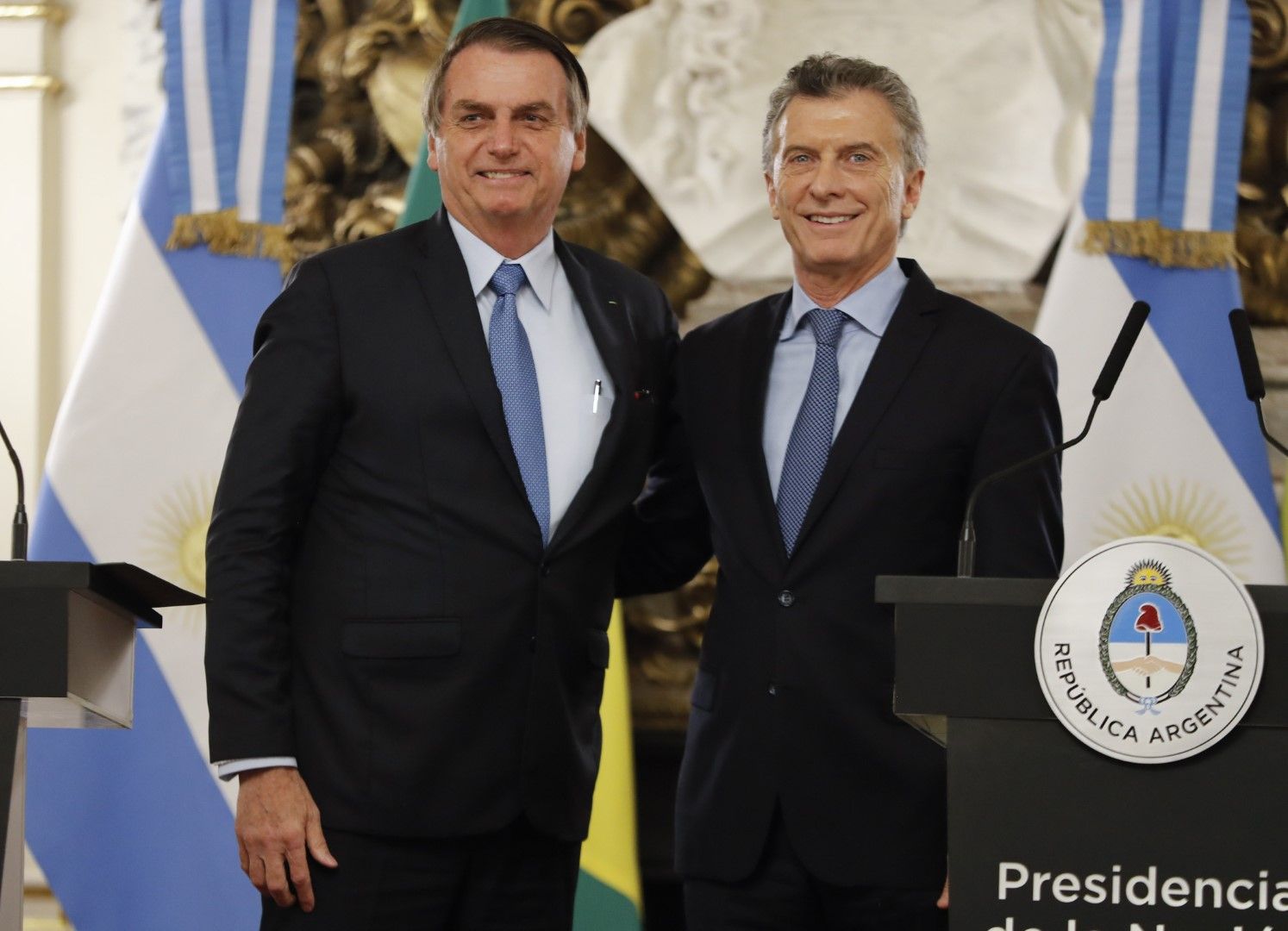 Бразилския президент Жаир Болсонаро и аржентинският му колега Маурисио Макри (вдясно)