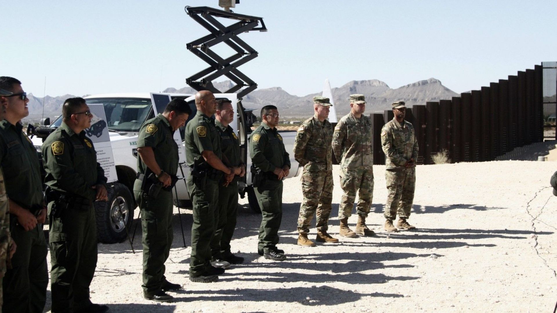 Meксико разположи 15 хиляди гвардейци по границата със САЩ