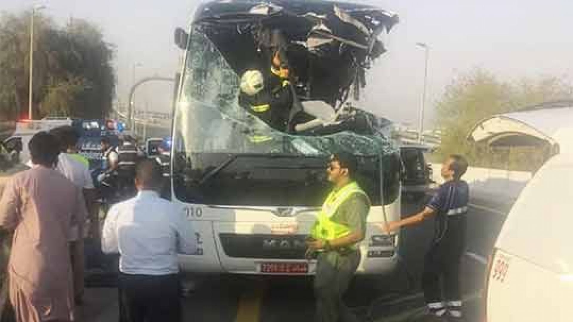 17 туристи от различни националности загинаха при автобусна катастрофа край