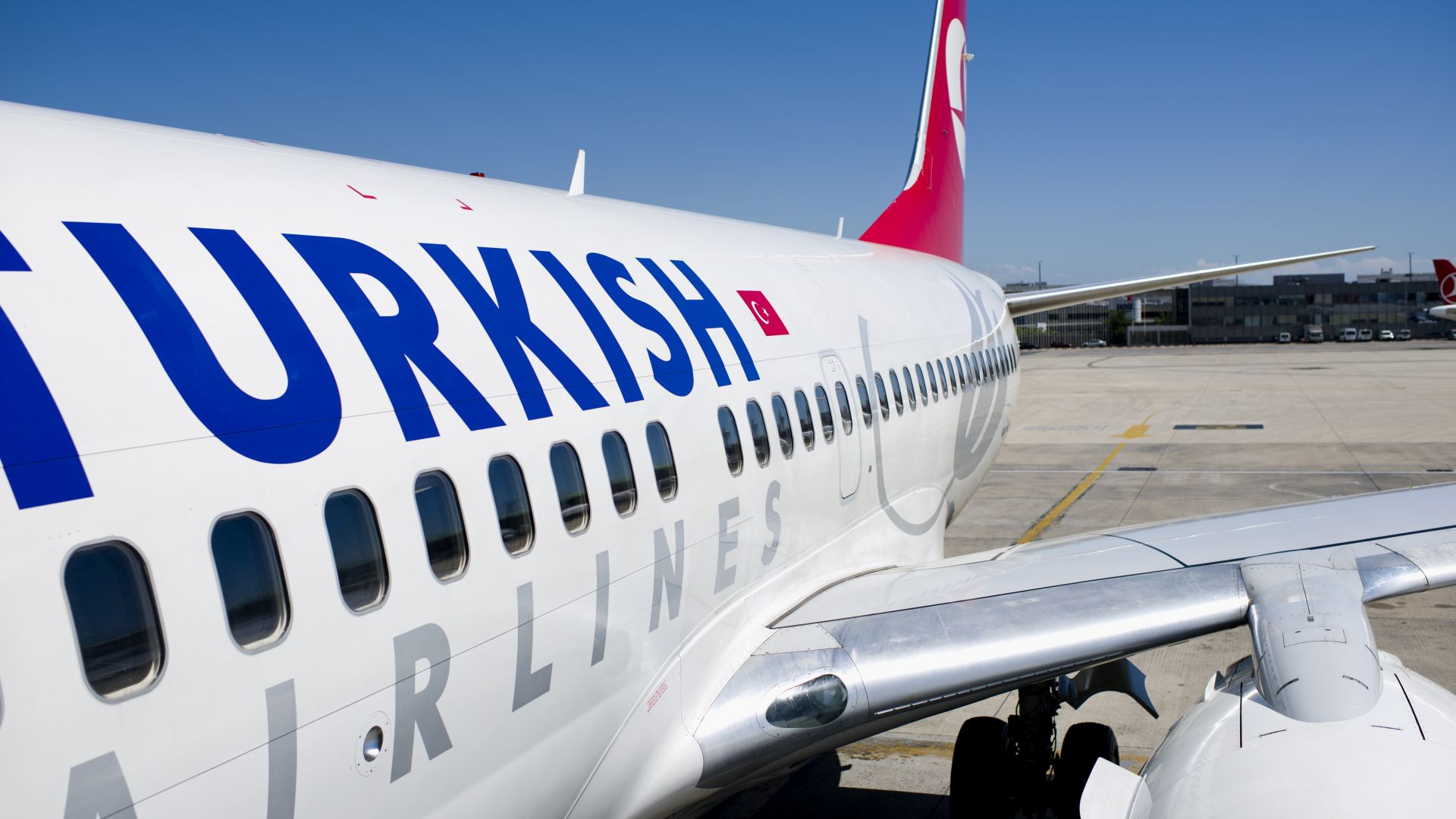 Турски самолет кацна с отворени врати в Дубровник